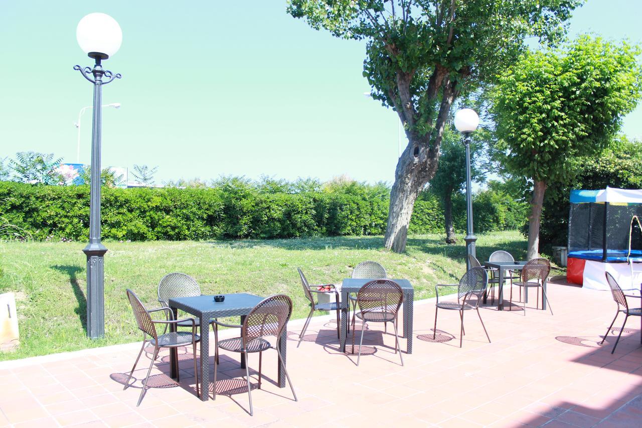 Hotel Stella Polare Ρίμινι Εξωτερικό φωτογραφία